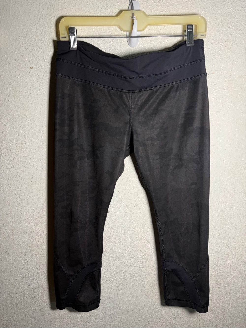 lululemon athletica Black Camo Capri Leggings